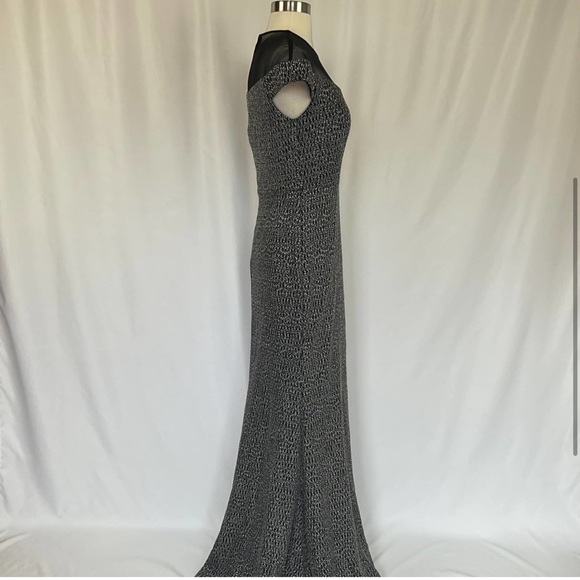 Betsy & Adam Women's Formal Dress Size 6 Black & Silver Metallic Knit Long Gown - Picture 3 of 10